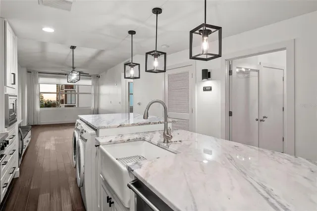 $449,000 | 1208 East Kennedy Boulevard, Unit 618, Tampa, FL 33602