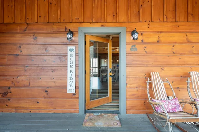 $850,000 | 136 Pack Creek Road, Blue Ridge, GA 30513