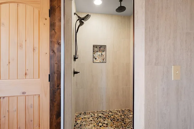 $850,000 | 136 Pack Creek Road, Blue Ridge, GA 30513