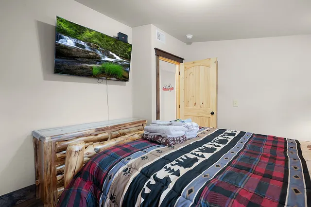 $850,000 | 136 Pack Creek Road, Blue Ridge, GA 30513