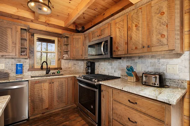 $850,000 | 136 Pack Creek Road, Blue Ridge, GA 30513