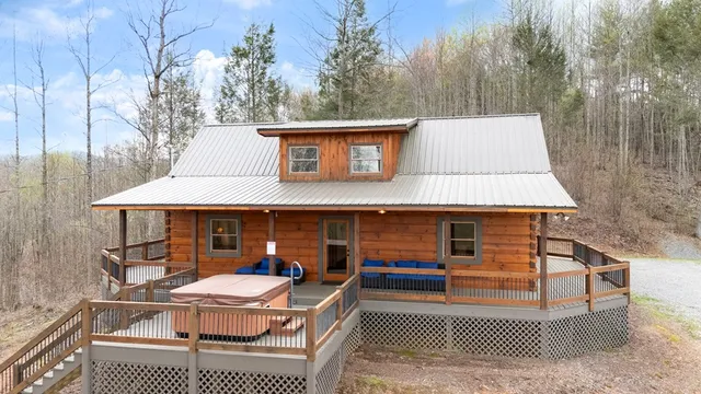 $850,000 | 136 Pack Creek Road, Blue Ridge, GA 30513