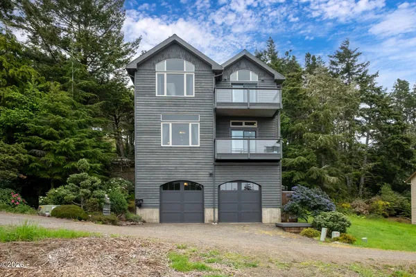 $946,000 | 5015 Grand Avenue, Tillamook, OR 97141