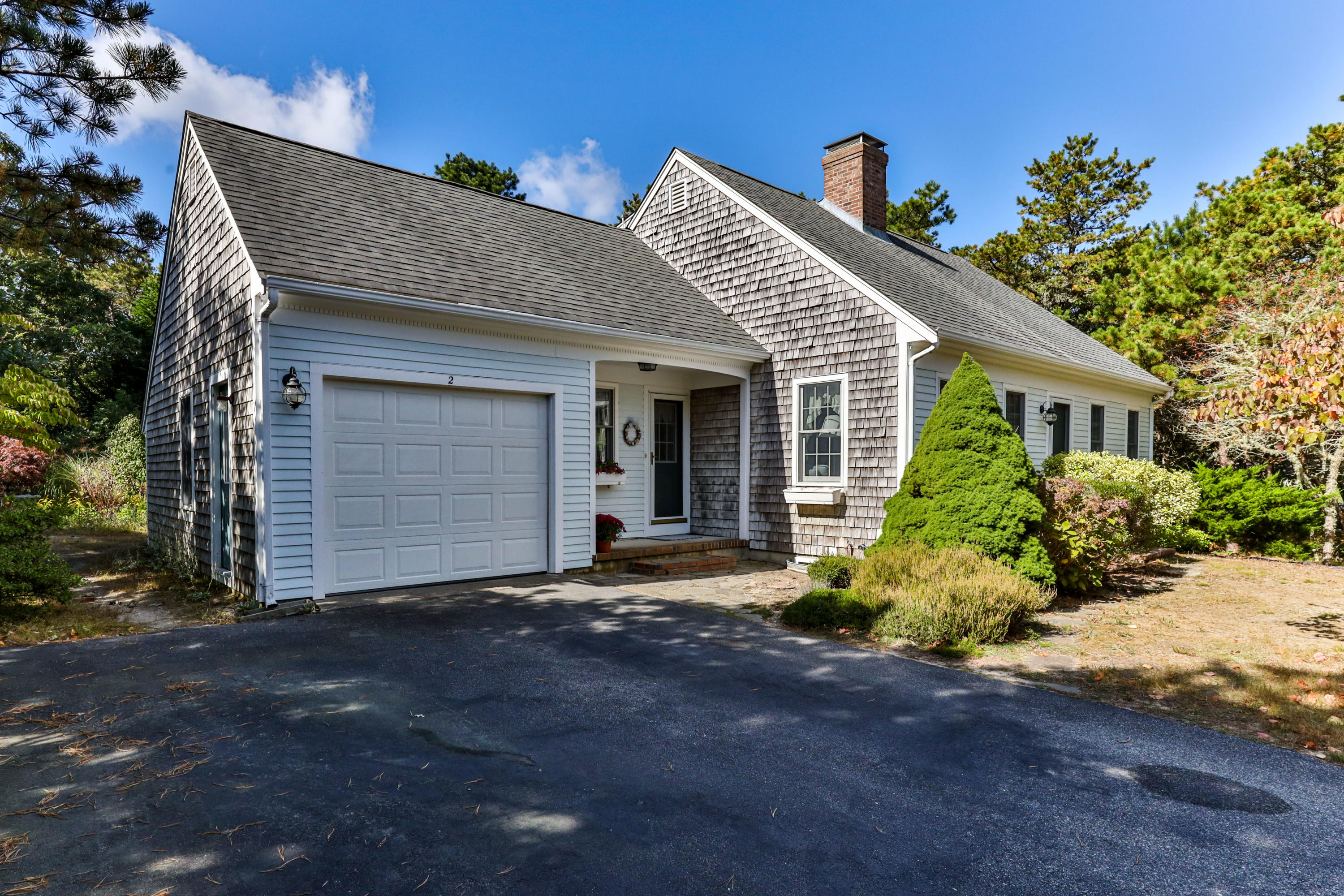 2 Spences Trace Road Harwich, MA 02645 - Photo 1 of 48 2SpeLR-8