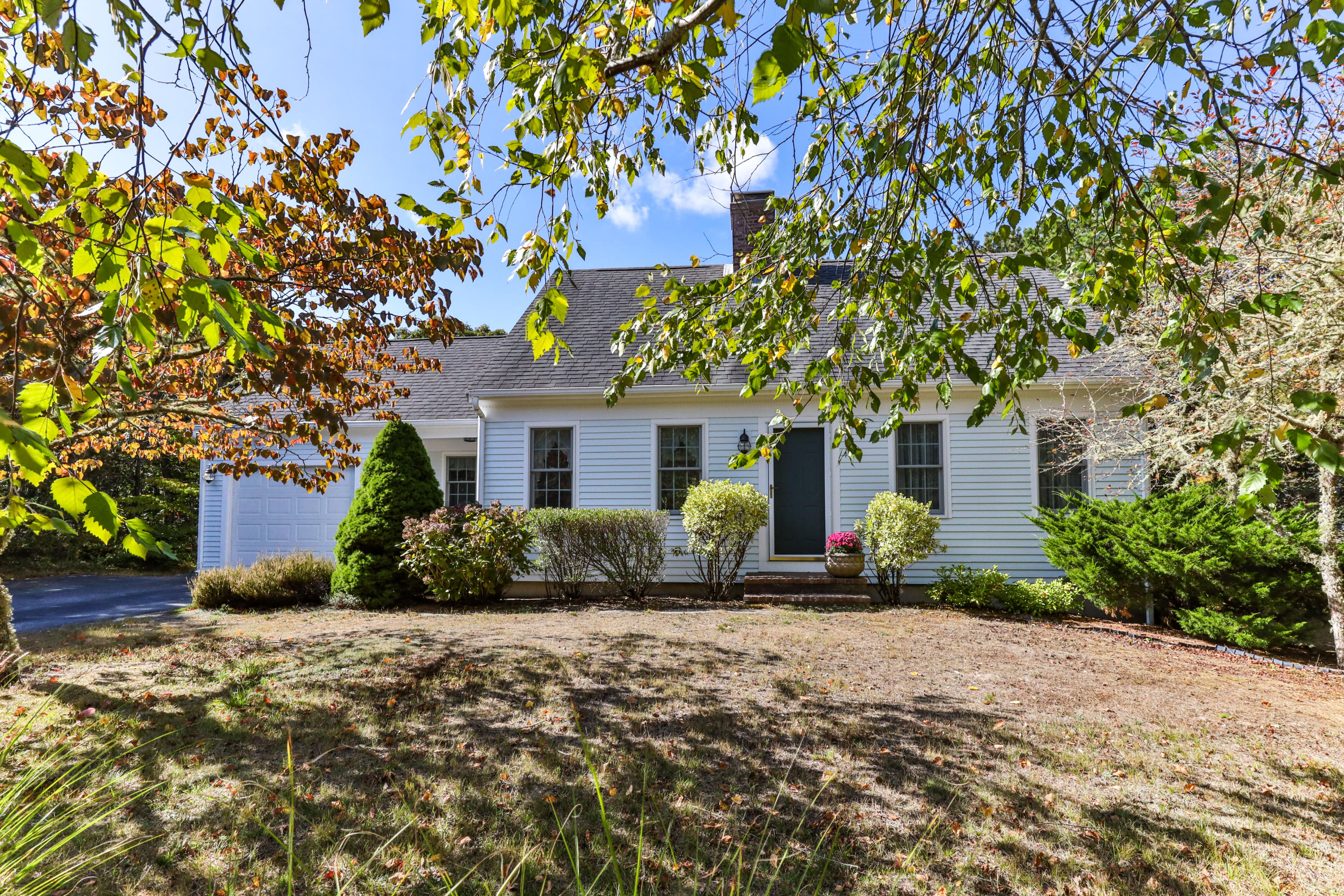 2 Spences Trace Road Harwich, MA 02645 - Photo 2 of 48 2SpeLR-4
