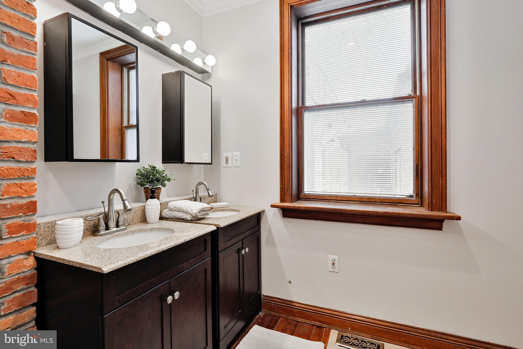 809 Hollins Street Baltimore, MD 21201 - Photo 34 of 59 Dual sink