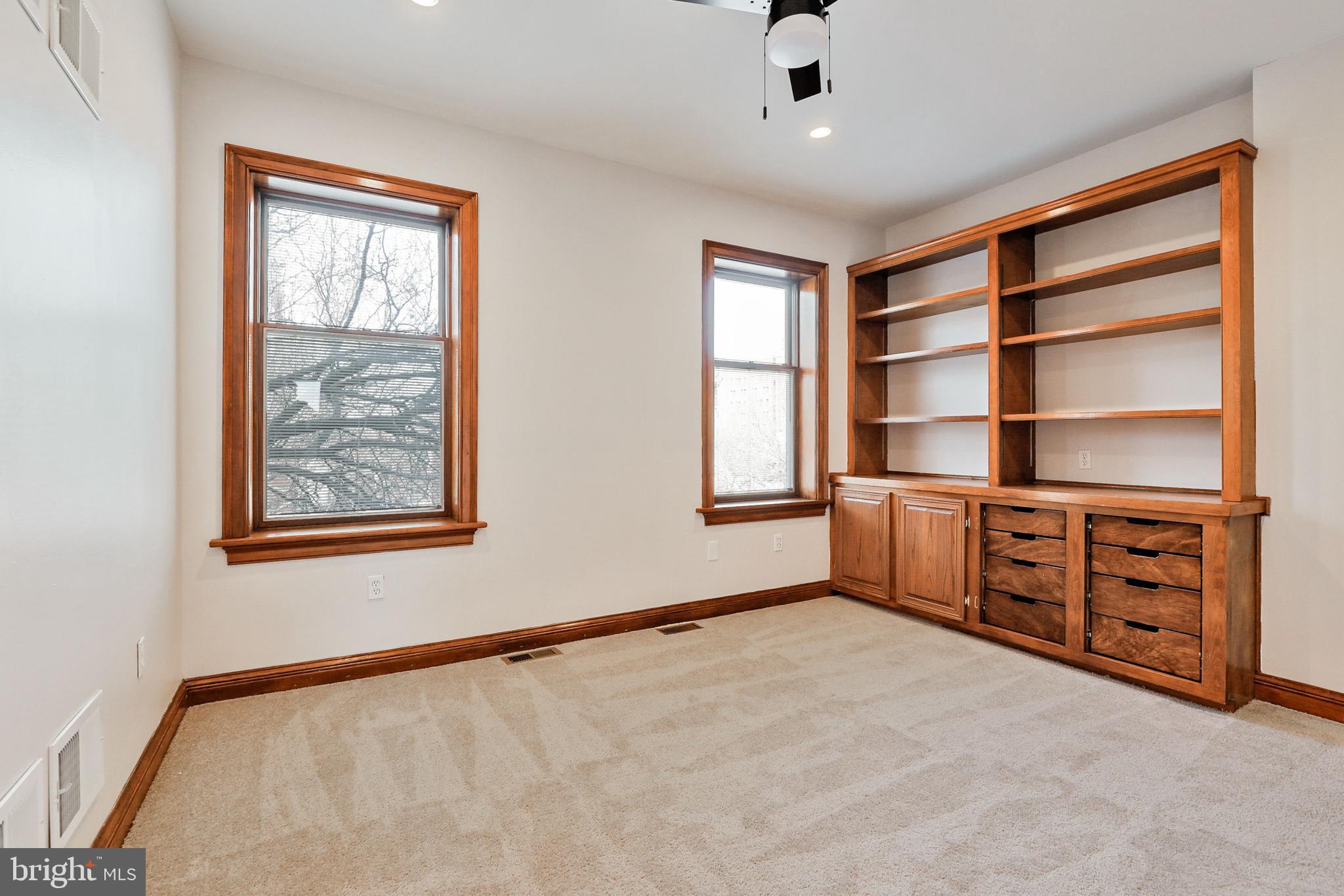 809 Hollins Street Baltimore, MD 21201 - Photo 37 of 59 Beautiful built in shelving