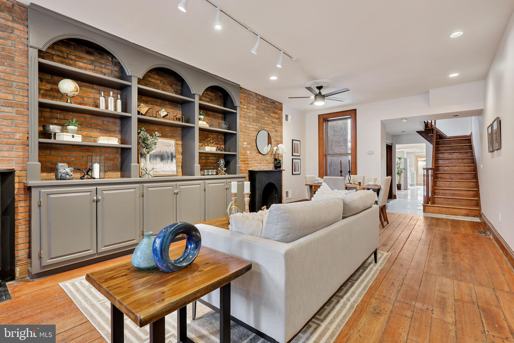 809 Hollins Street Baltimore, MD 21201 - Photo 5 of 59 Beautifully restored built-ins