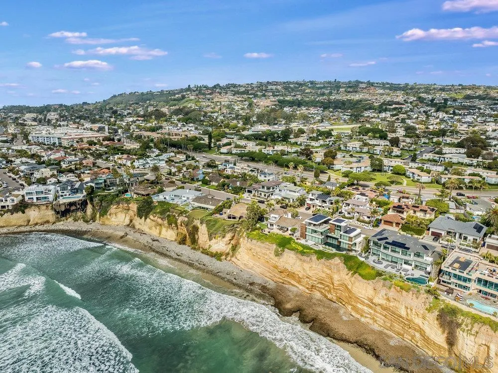 5247 Chelsea Street La Jolla, CA 92037 - Photo 26 of 29 a view of a city