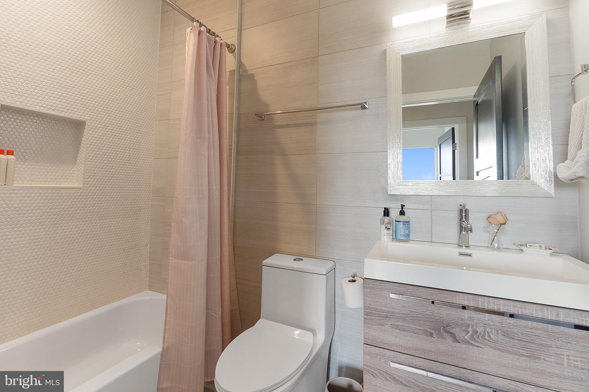653 Irving Street Northwest, Unit 7 Washington, DC 20010 - Photo 25 of 31
