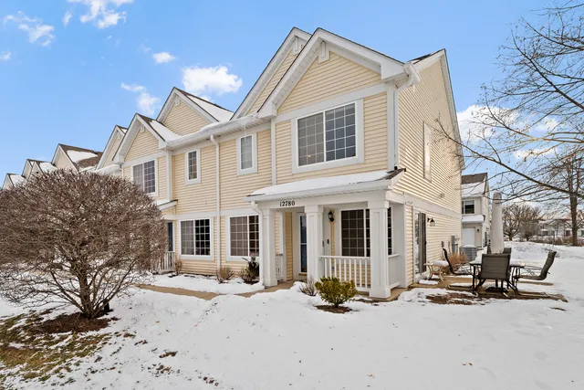 $249,900 | 12780 West Wakefield Drive, Beach Park, IL 60083