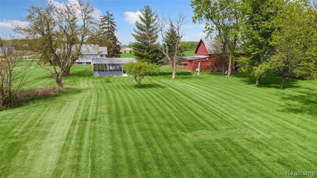 520 East Labo Road Carleton, MI 48117 - Photo 6 of 26