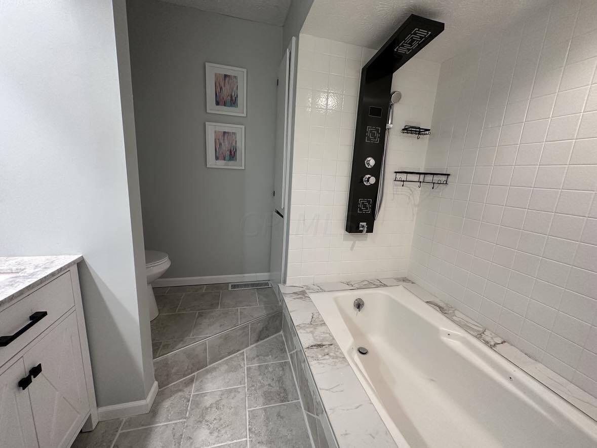5120 Etna Road Columbus, OH 43213 - Photo 39 of 60 hall bath