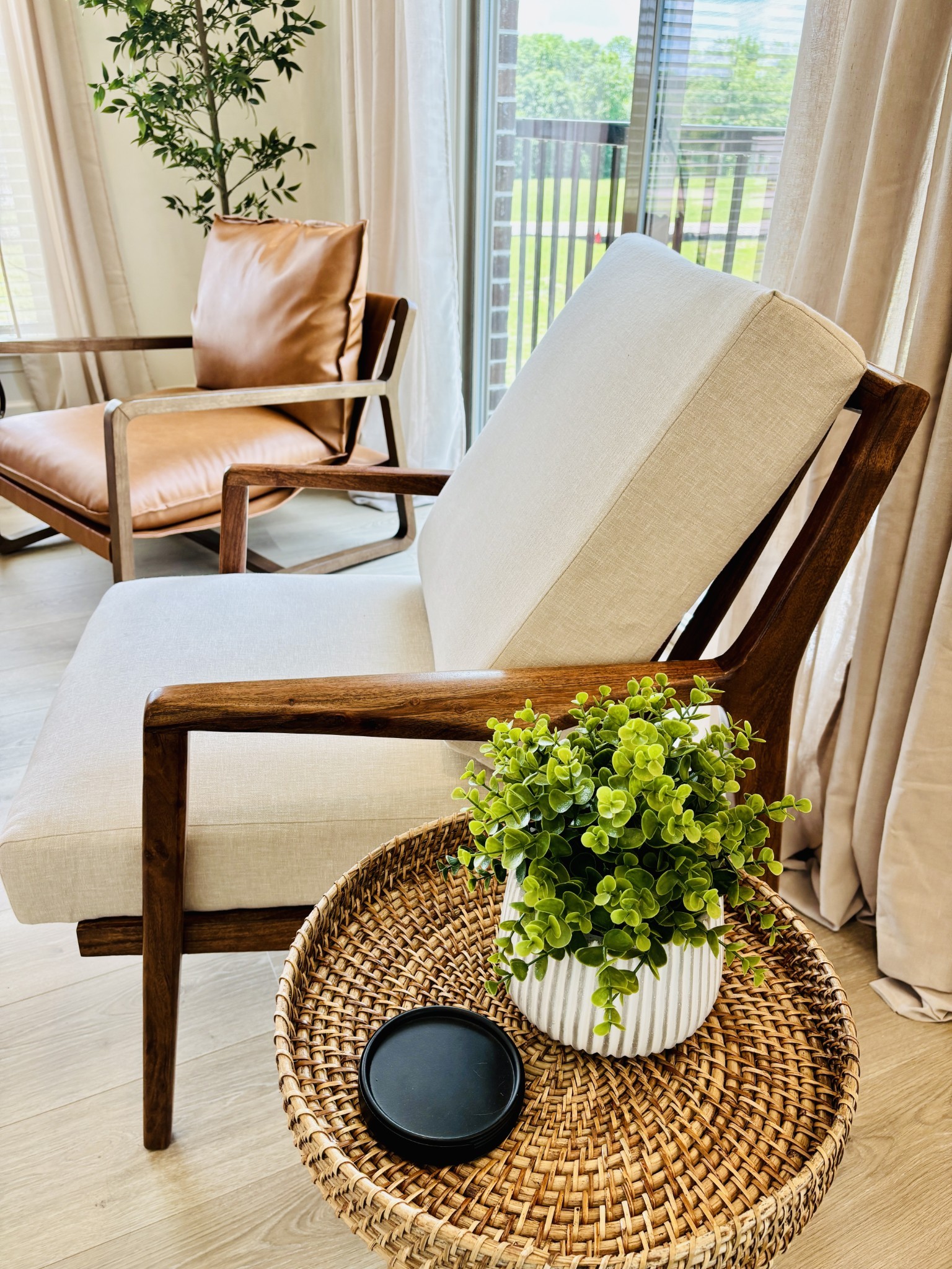 351 Wellows Chase, Unit B Spring Hill, TN 37174 - Photo 12 of 23 a living room with a couch and a potted plant