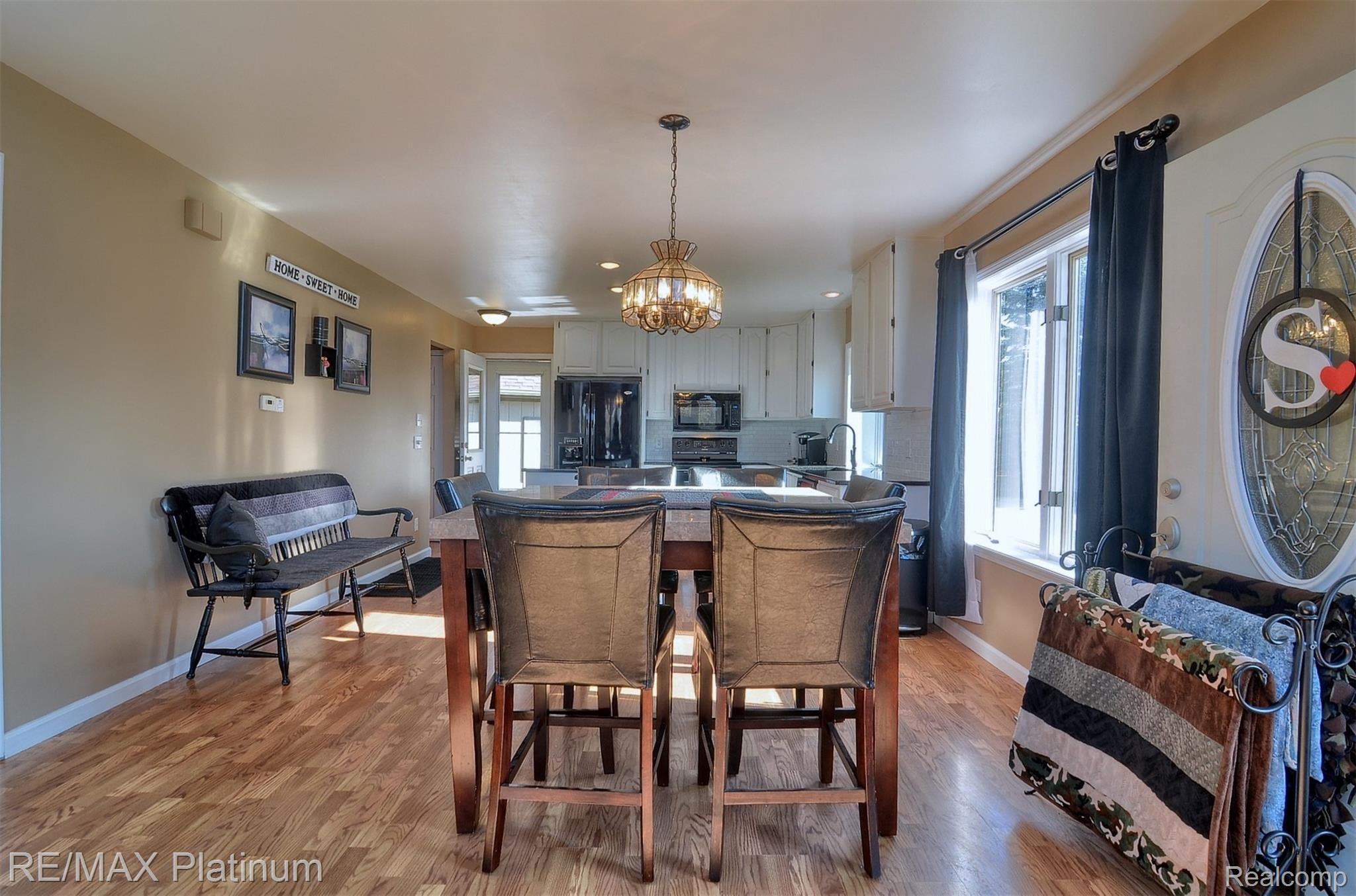 11198 Rolston Road Byron, MI 48418 - Photo 12 of 36 17-Breakfast Nook.jpg