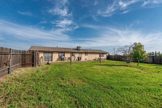 $470,000 | 17232 Mark Road, Madera, CA 93636