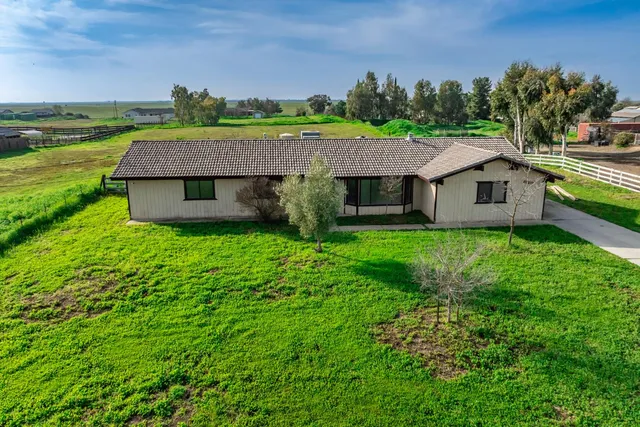 $470,000 | 17232 Mark Road, Madera, CA 93636