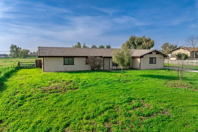 $470,000 | 17232 Mark Road, Madera, CA 93636