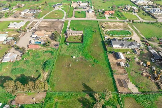 $470,000 | 17232 Mark Road, Madera, CA 93636
