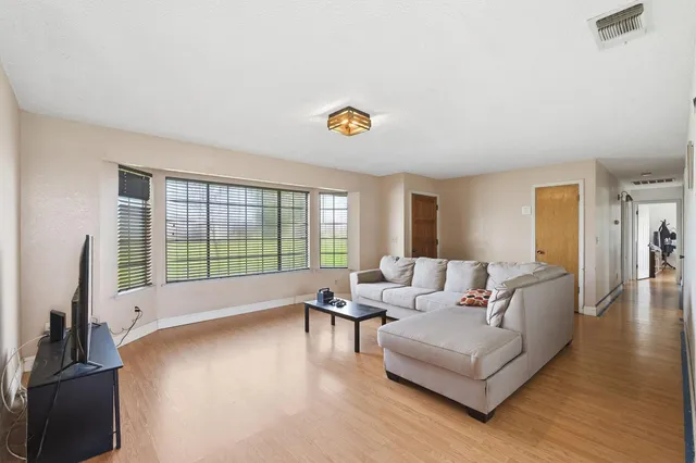 $470,000 | 17232 Mark Road, Madera, CA 93636