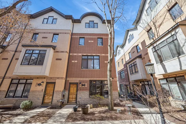 $625,000 | 420 Pennsylvania Way, Oak Park, IL 60302