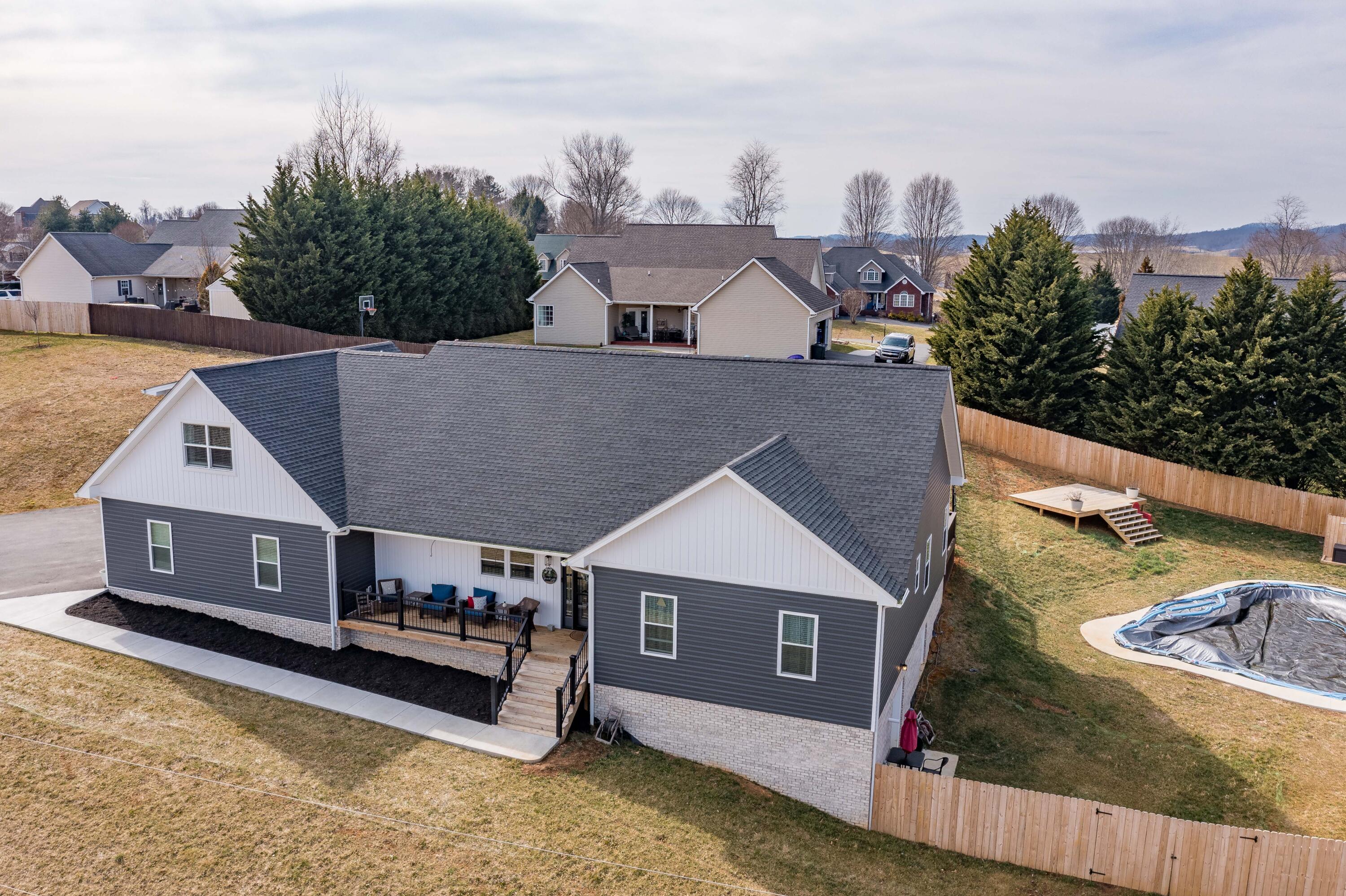 222 Spanish Oak Lane Glade Spring, VA 24340 - Photo 16 of 114 222 Spanish Oak Ln (14 of 113)