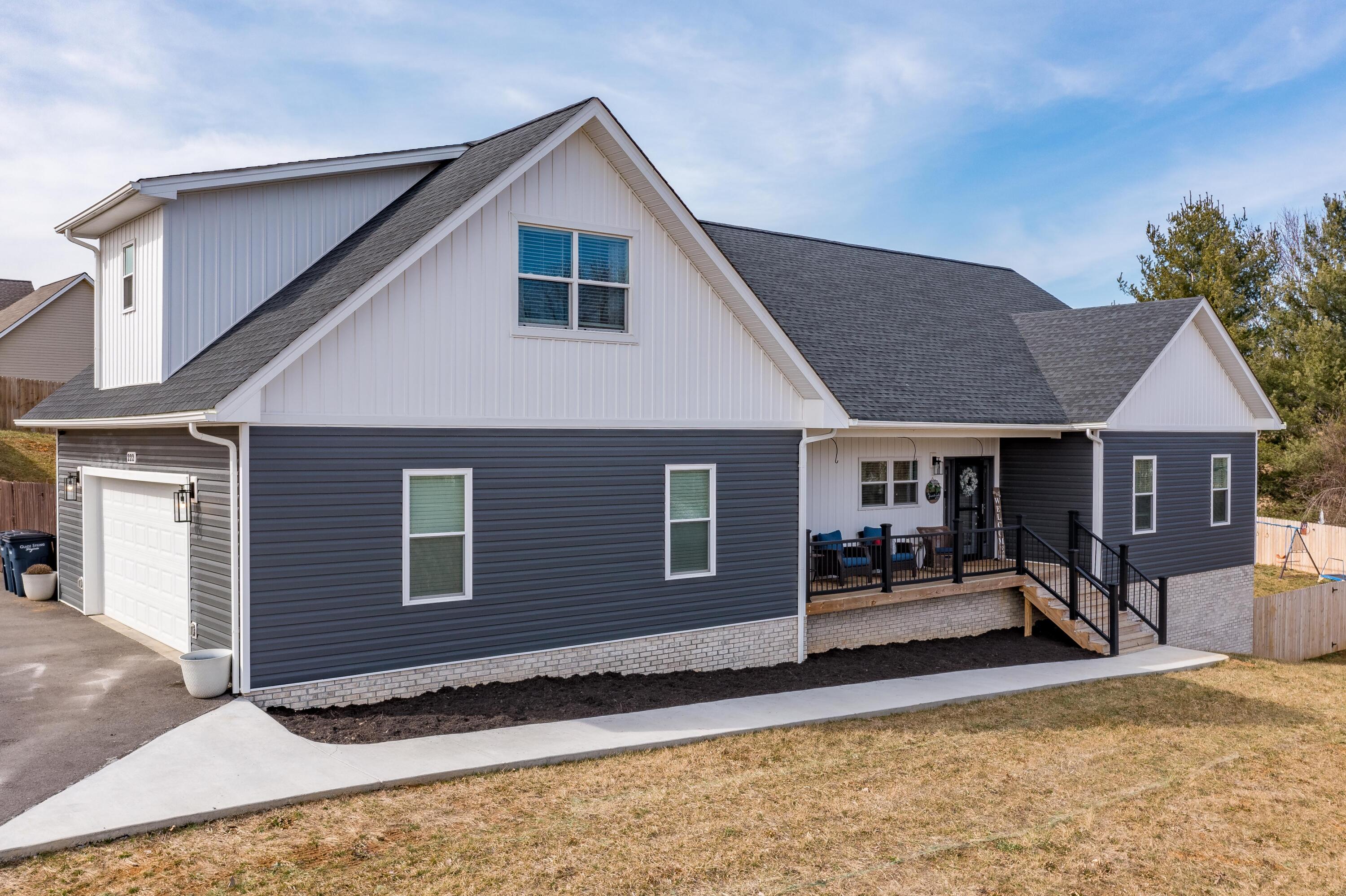 222 Spanish Oak Lane Glade Spring, VA 24340 - Photo 2 of 114 222 Spanish Oak Ln (16 of 113)