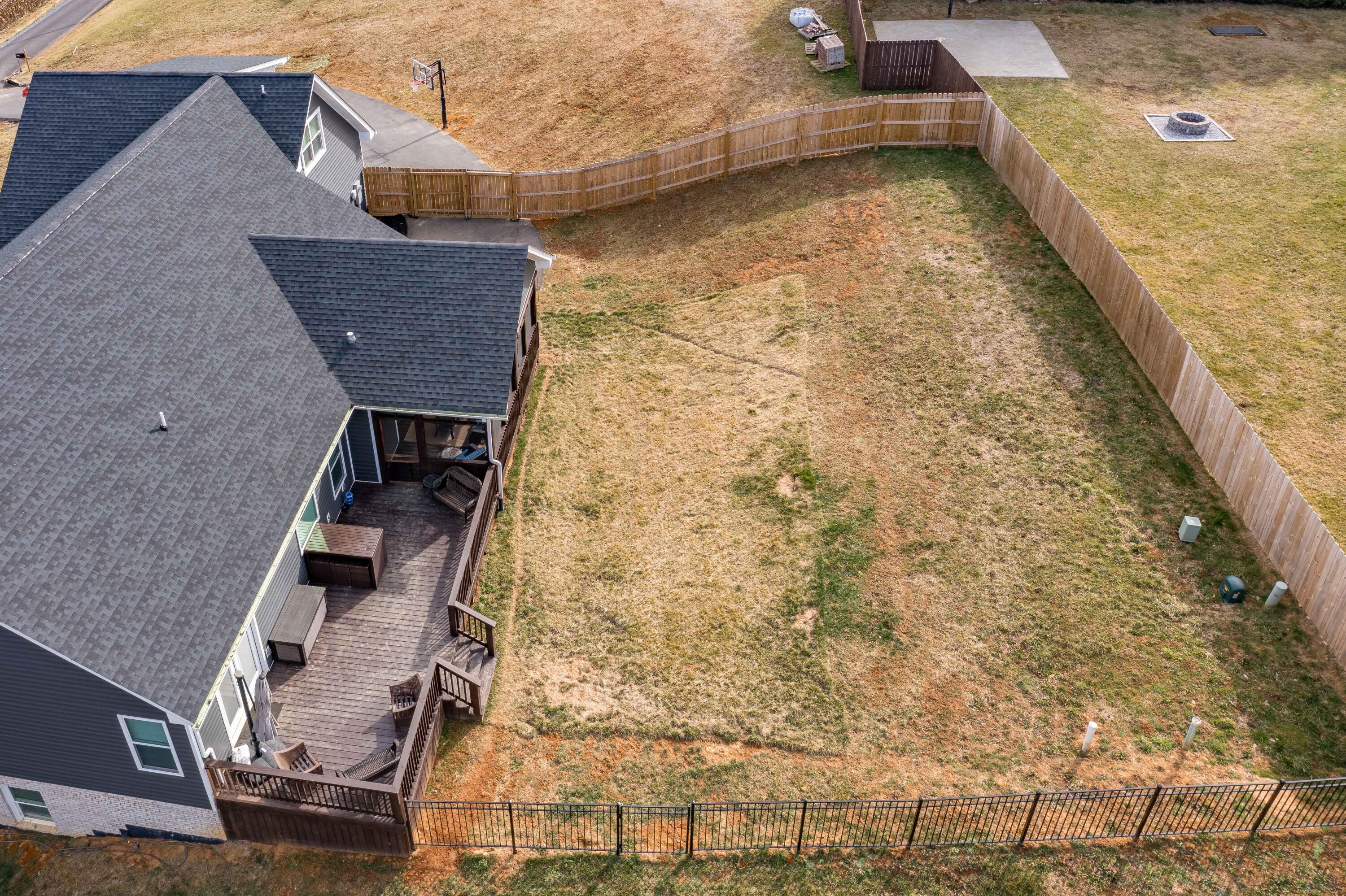 222 Spanish Oak Lane Glade Spring, VA 24340 - Photo 21 of 114 222 Spanish Oak Ln (20 of 113)
