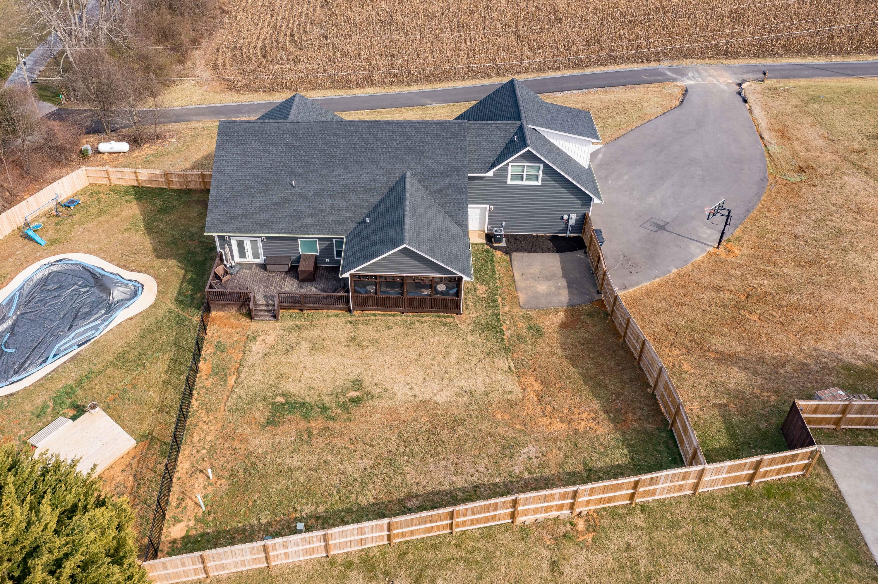 222 Spanish Oak Lane Glade Spring, VA 24340 - Photo 22 of 114 222 Spanish Oak Ln (21 of 113)