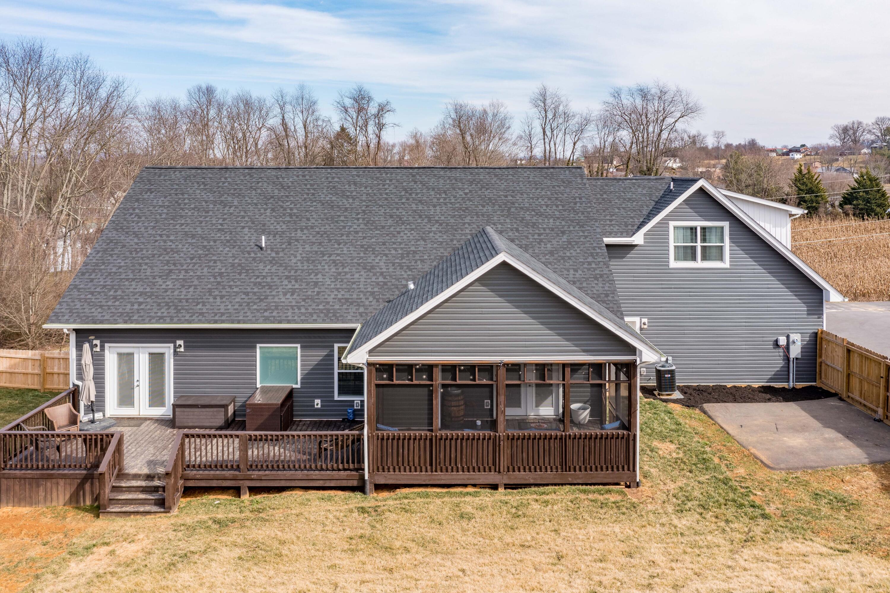 222 Spanish Oak Lane Glade Spring, VA 24340 - Photo 25 of 114 222 Spanish Oak Ln (24 of 113)