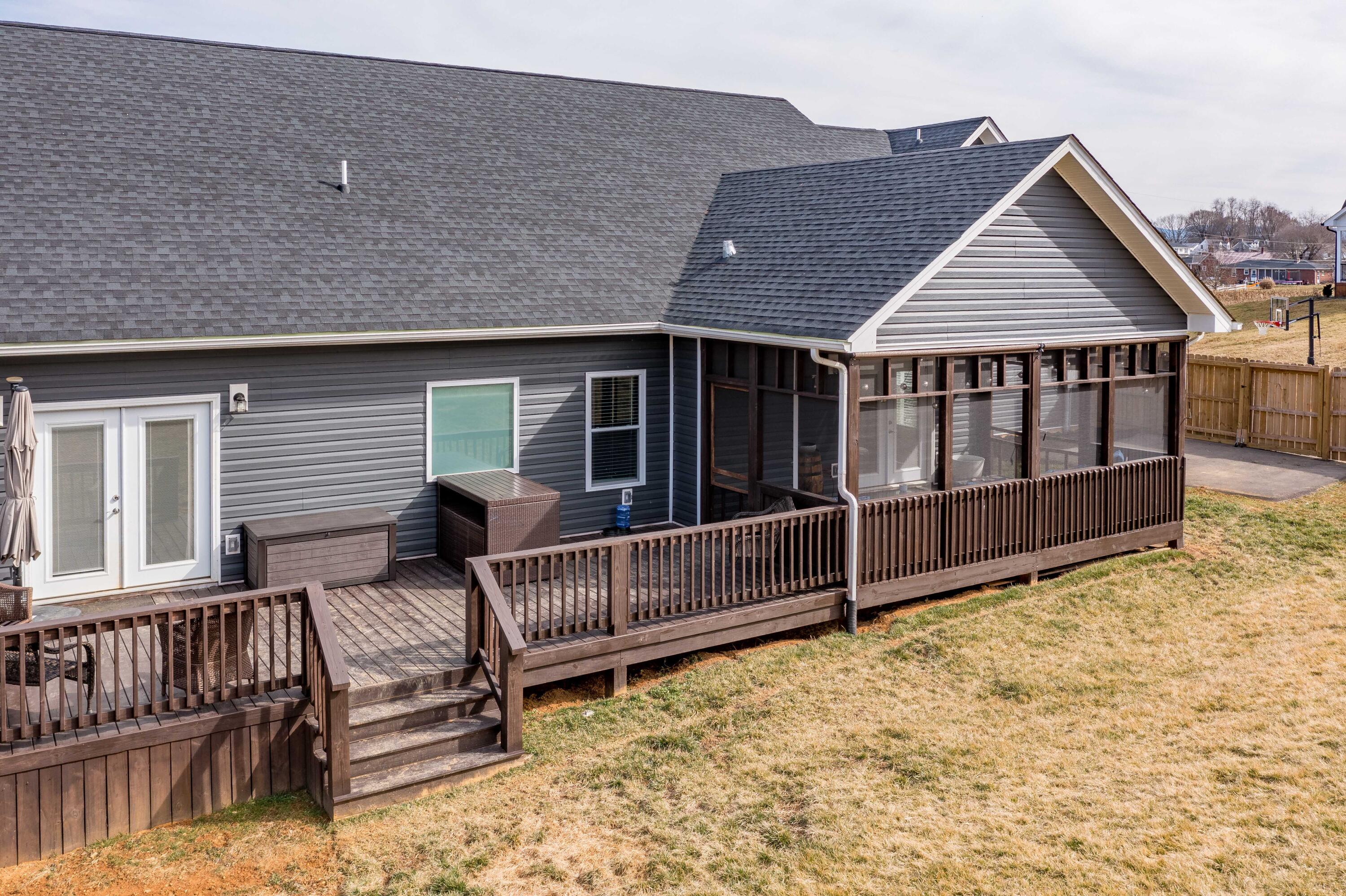 222 Spanish Oak Lane Glade Spring, VA 24340 - Photo 26 of 114 222 Spanish Oak Ln (25 of 113)