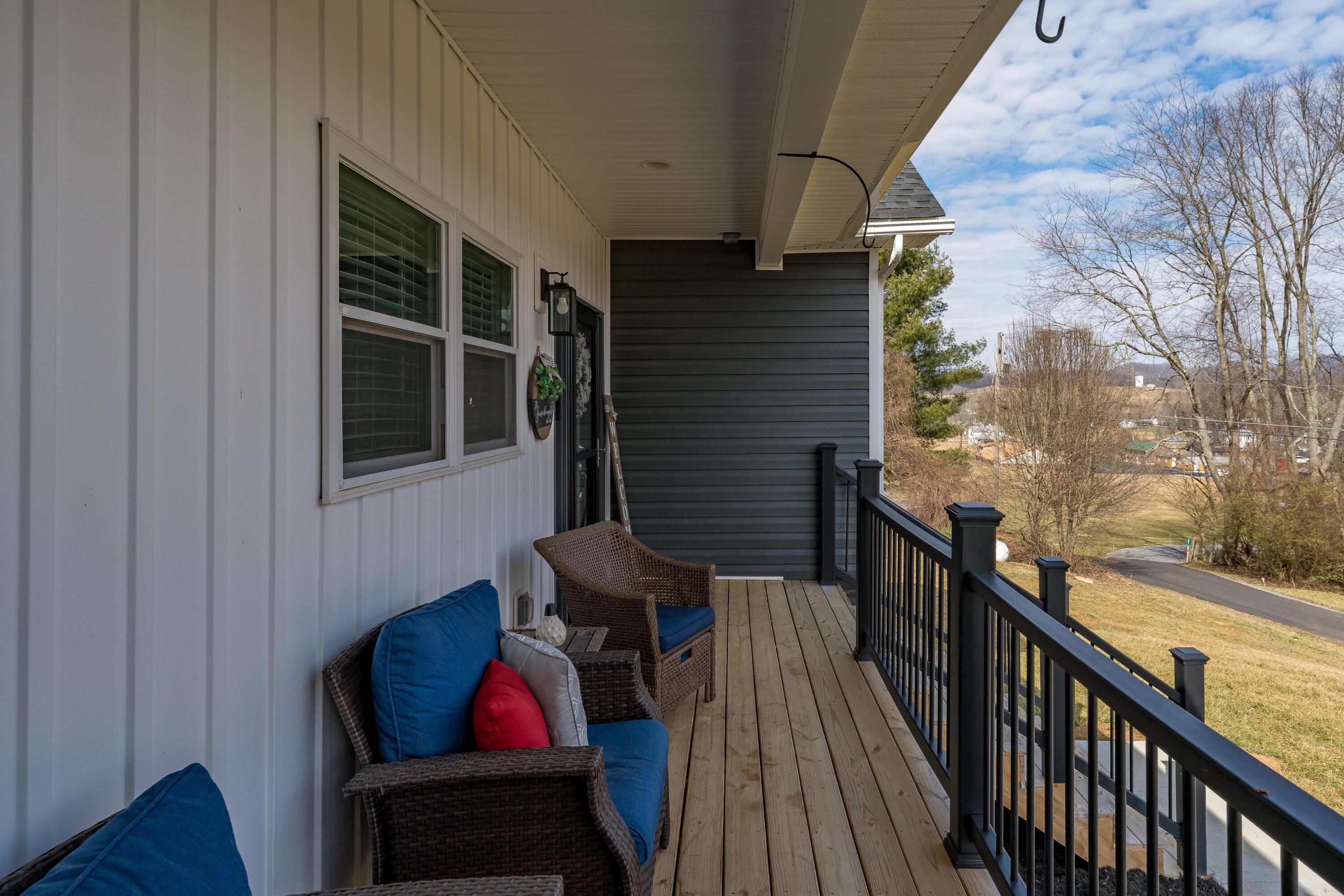 222 Spanish Oak Lane Glade Spring, VA 24340 - Photo 36 of 114 222 Spanish Oak Ln (36 of 113)