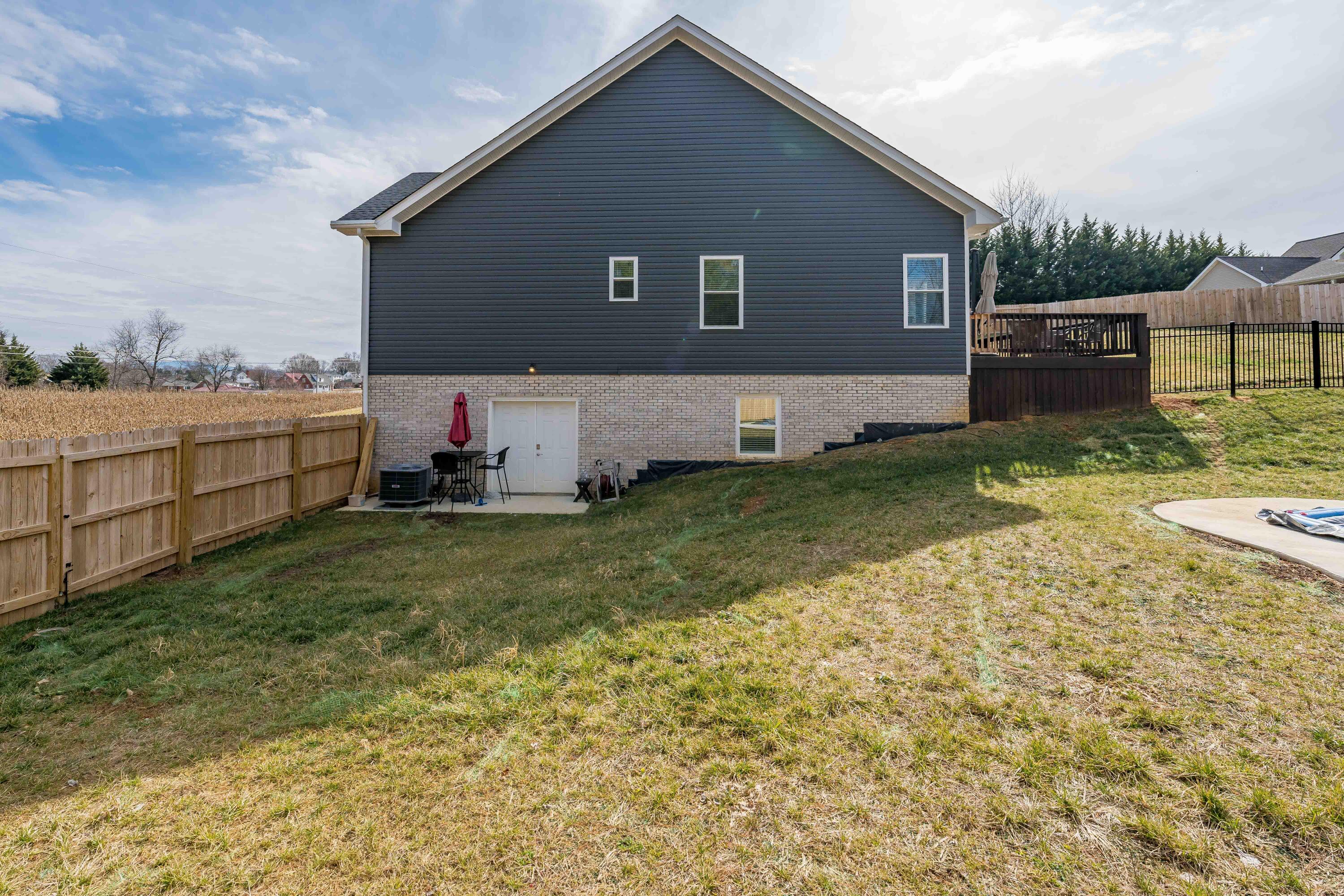 222 Spanish Oak Lane Glade Spring, VA 24340 - Photo 41 of 114 222 Spanish Oak Ln (41 of 113)