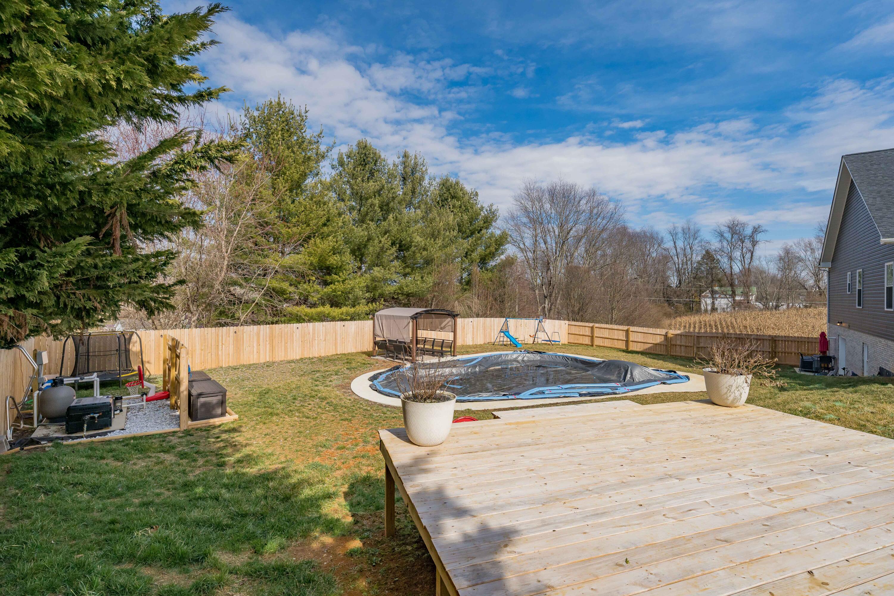 222 Spanish Oak Lane Glade Spring, VA 24340 - Photo 48 of 114 222 Spanish Oak Ln (47 of 113)