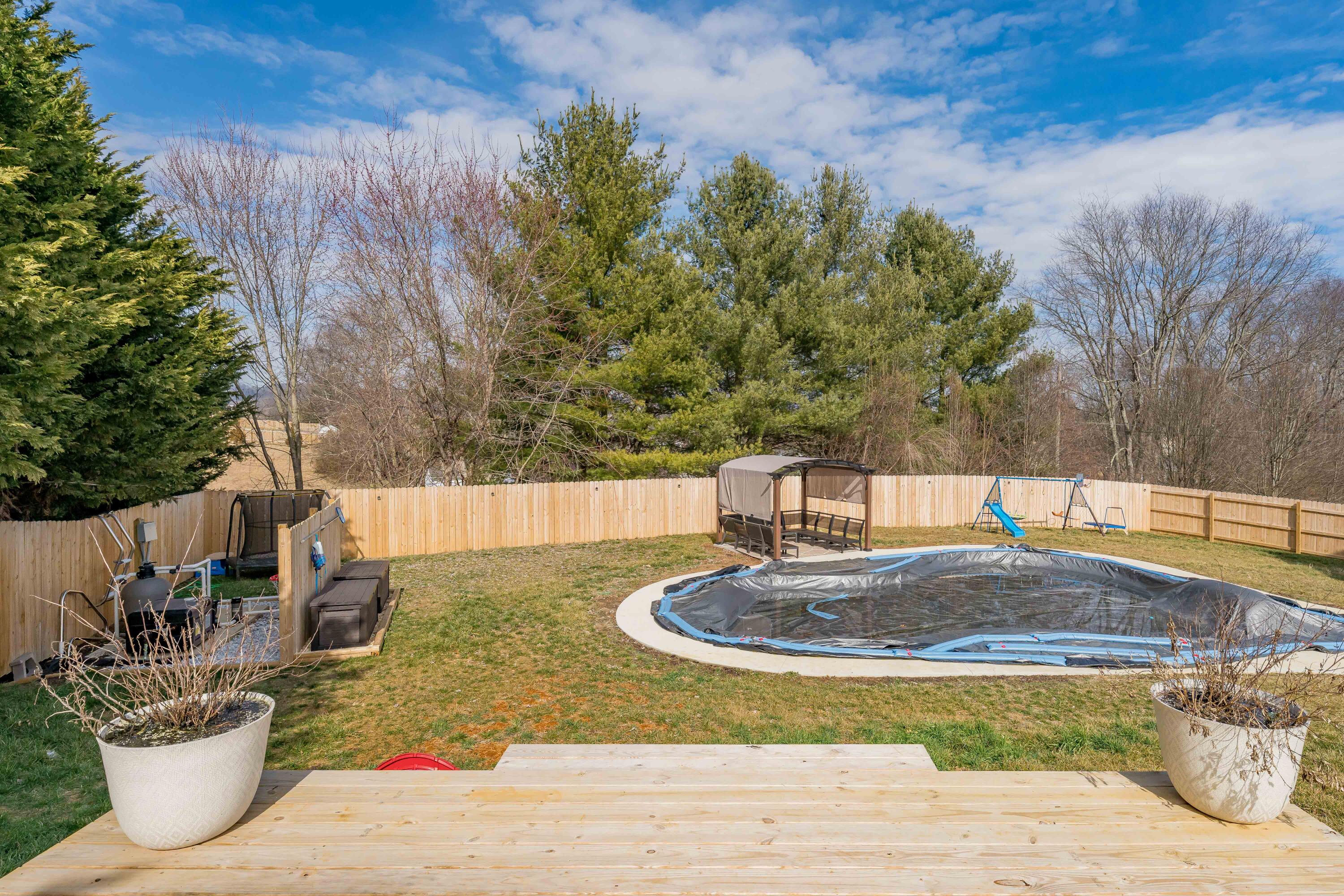 222 Spanish Oak Lane Glade Spring, VA 24340 - Photo 49 of 114 222 Spanish Oak Ln (48 of 113)