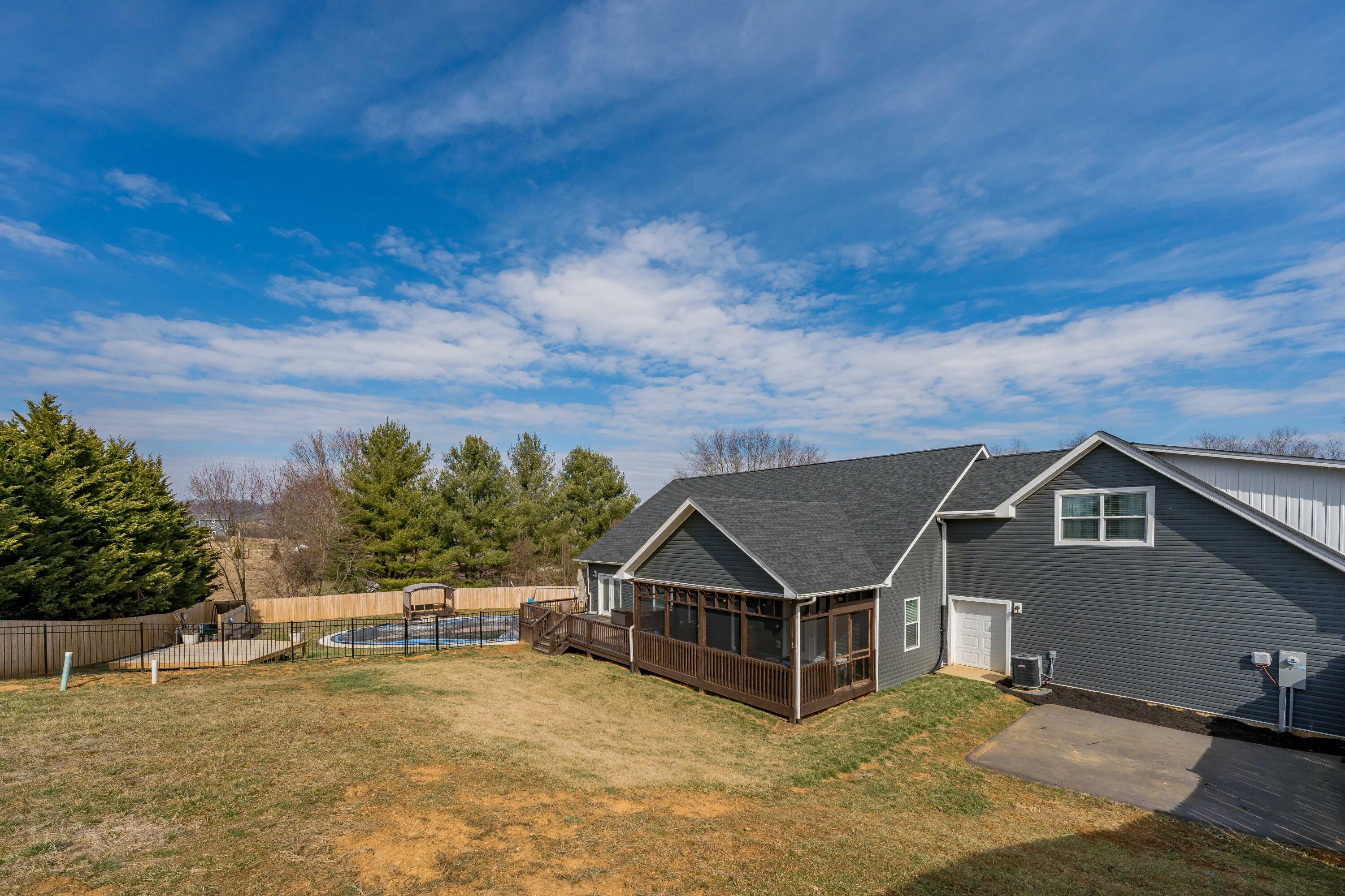 222 Spanish Oak Lane Glade Spring, VA 24340 - Photo 53 of 114 222 Spanish Oak Ln (52 of 113)