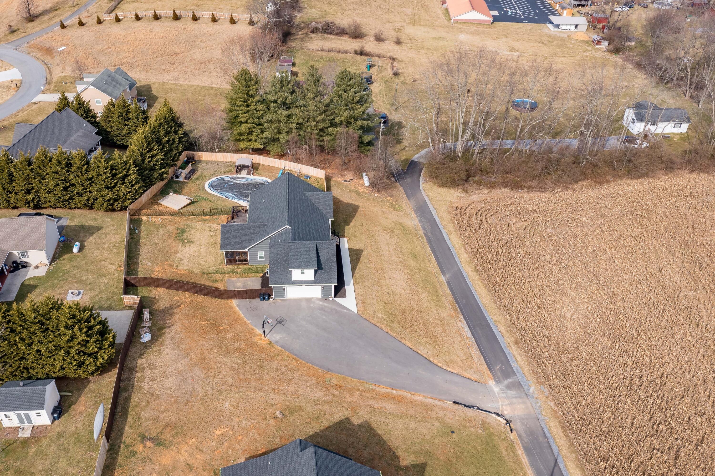 222 Spanish Oak Lane Glade Spring, VA 24340 - Photo 6 of 114 222 Spanish Oak Ln (4 of 113)
