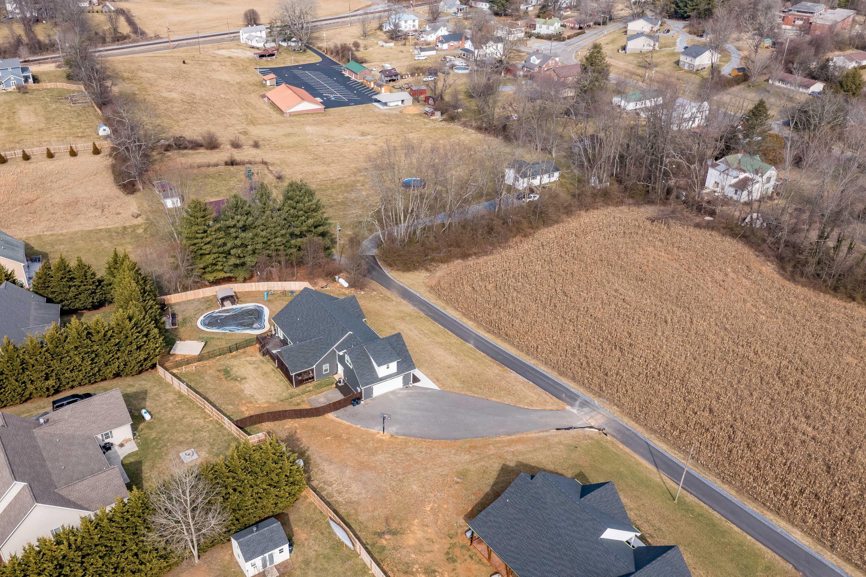 222 Spanish Oak Lane Glade Spring, VA 24340 - Photo 7 of 114 222 Spanish Oak Ln (5 of 113)
