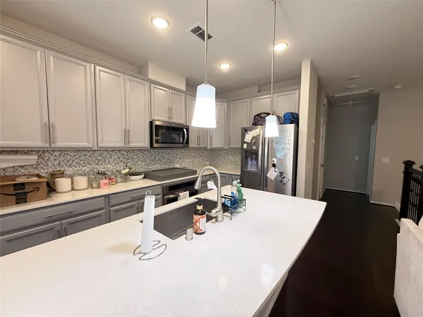 $2,350 | 10947 Cannes Memorial Drive, Houston, TX 77043