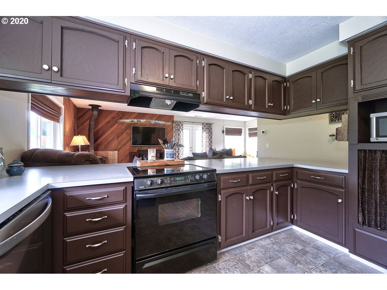 16705 Southwest Gopher Valley Road Sheridan, OR 97378 - Photo 6 of 32 Gallery Image 6