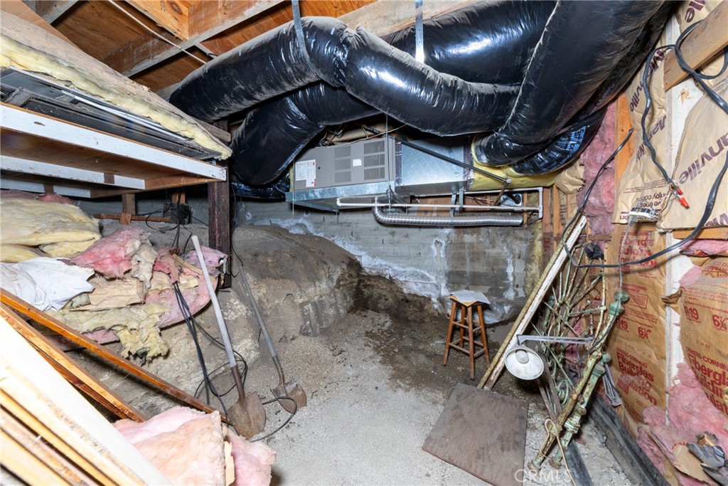 26785 Hopkins Road Idyllwild, CA 92549 - Photo 33 of 46 a view of entryway with a front door