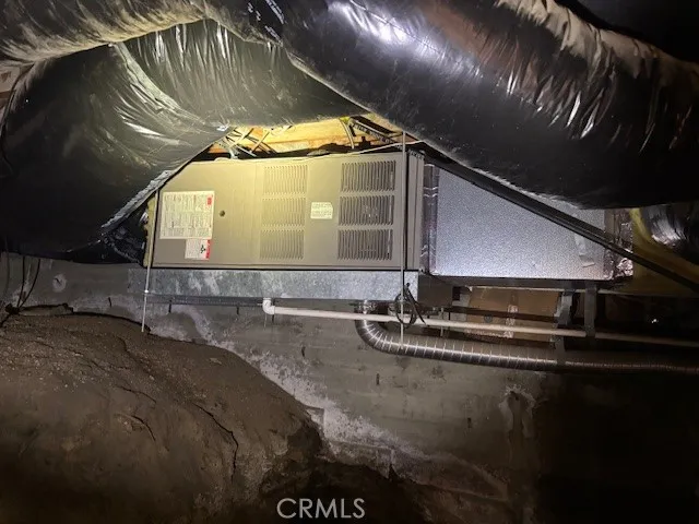 a view of utility room