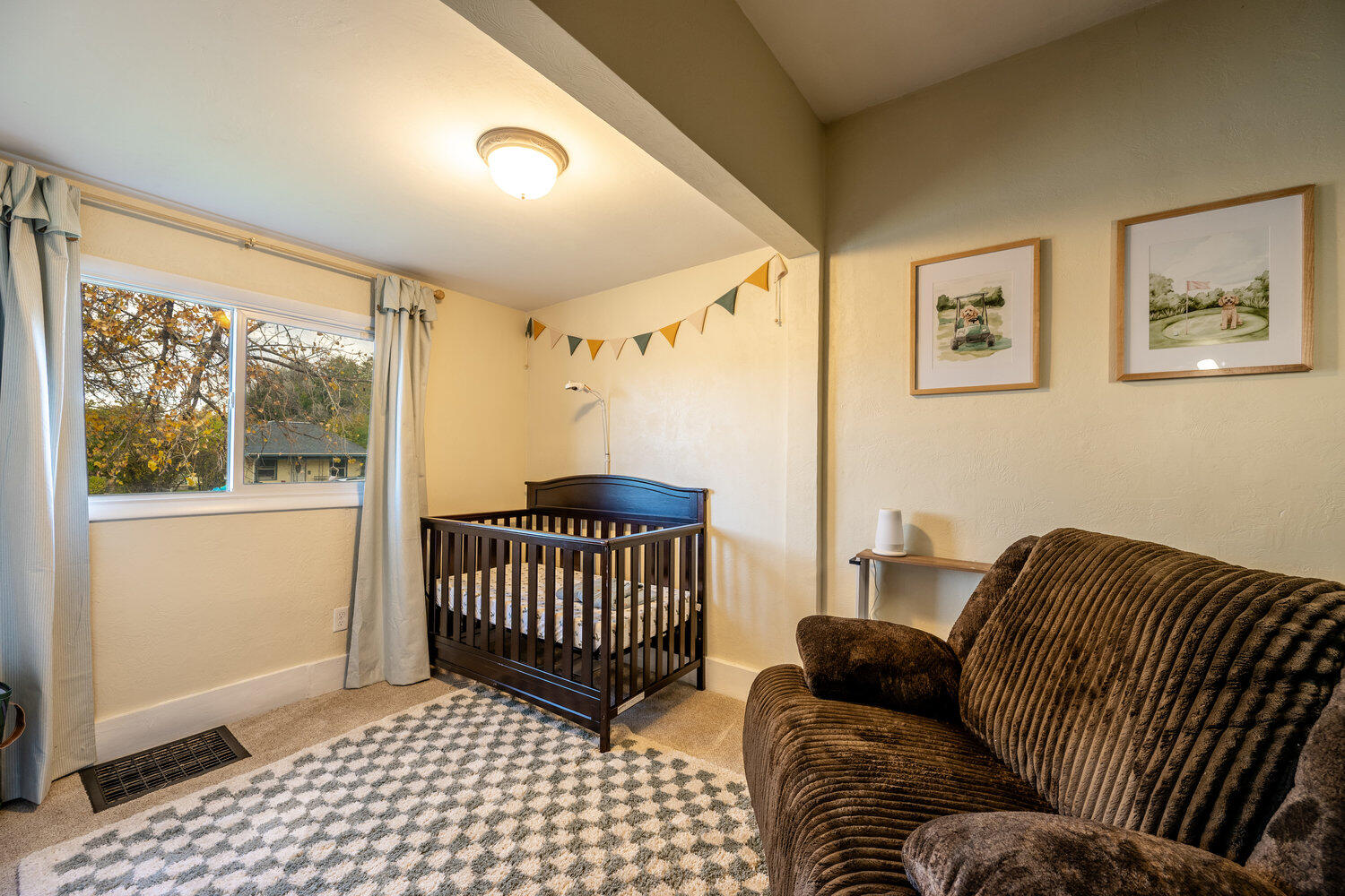 925 North Sheridan Avenue Sheridan, WY 82801 - Photo 12 of 20 Bedroom 1