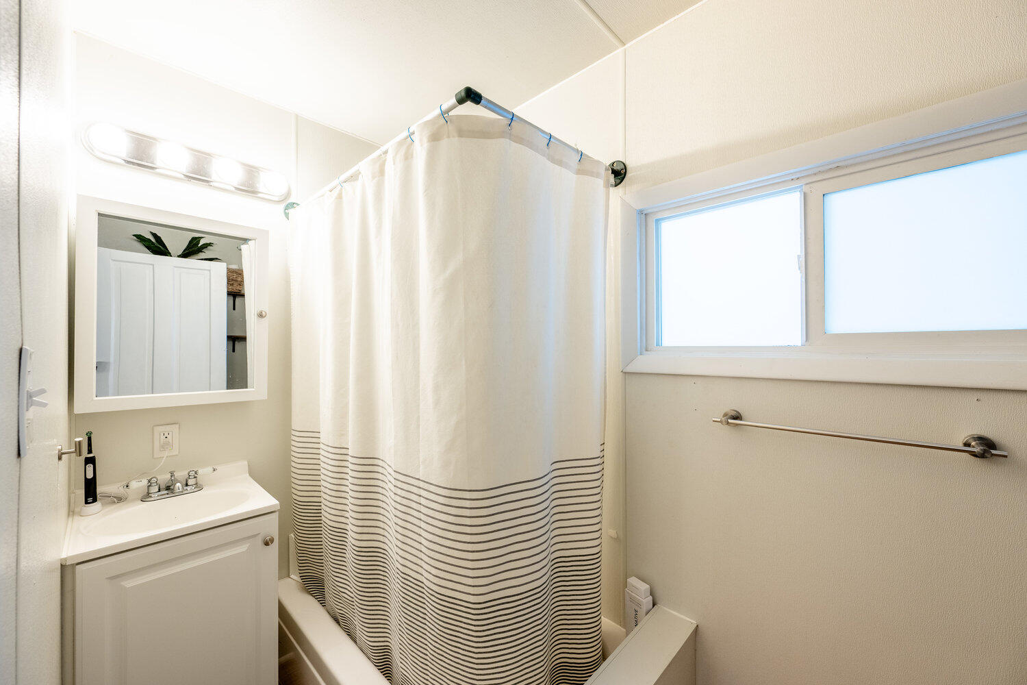 925 North Sheridan Avenue Sheridan, WY 82801 - Photo 17 of 20 Bath