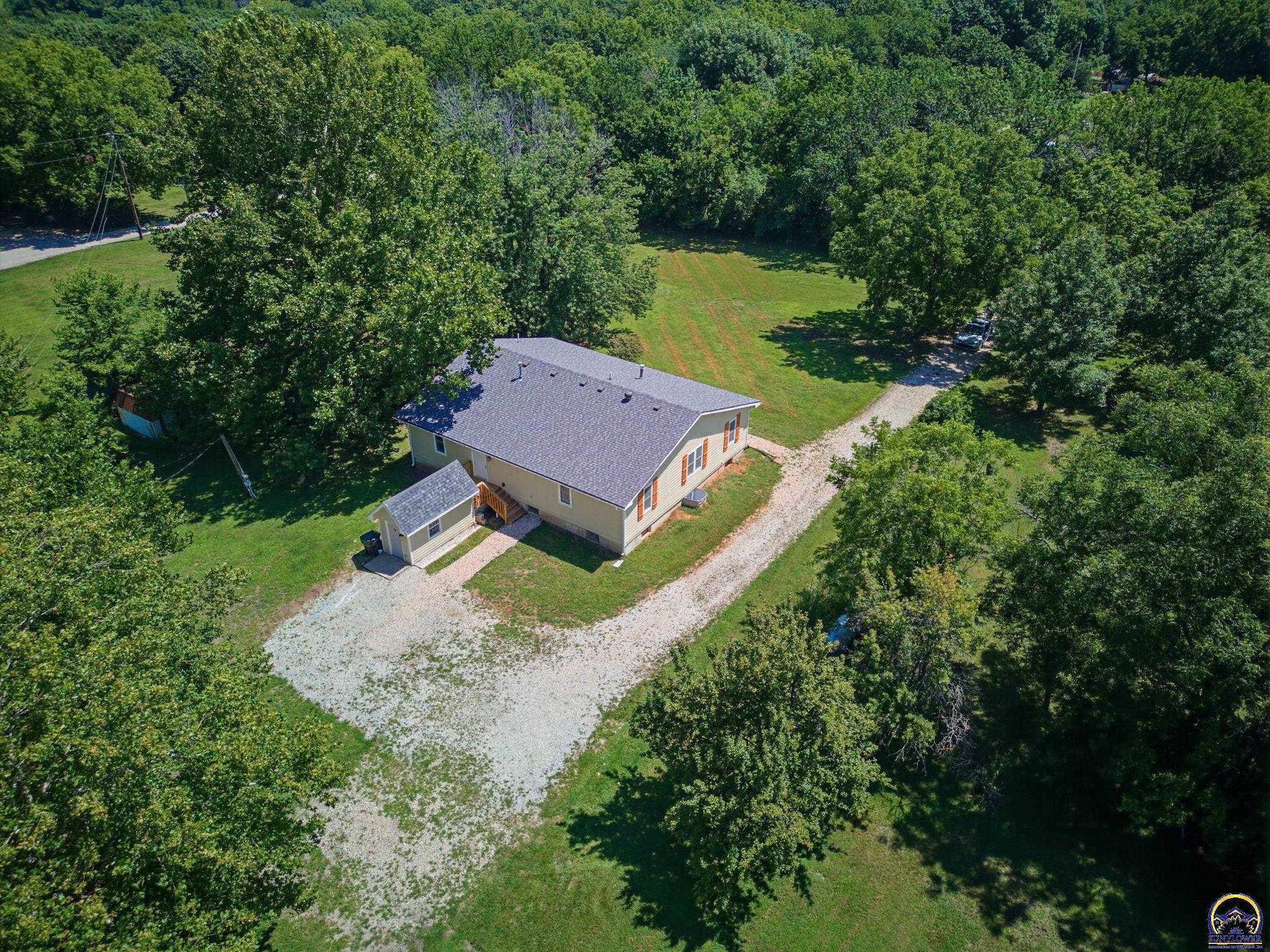 8011 Southeast Croco Road Berryton, KS 66409 - Photo 5 of 50