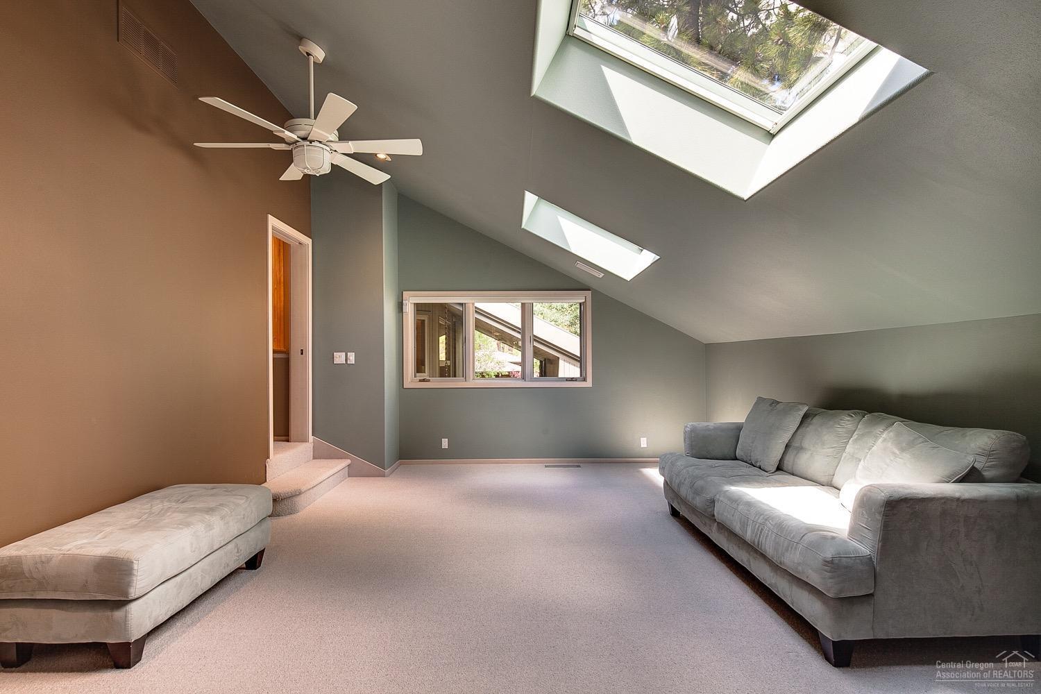 60714 Golf Village Loop Bend, OR 97702 - Photo 12 of 22 Gallery Image 12