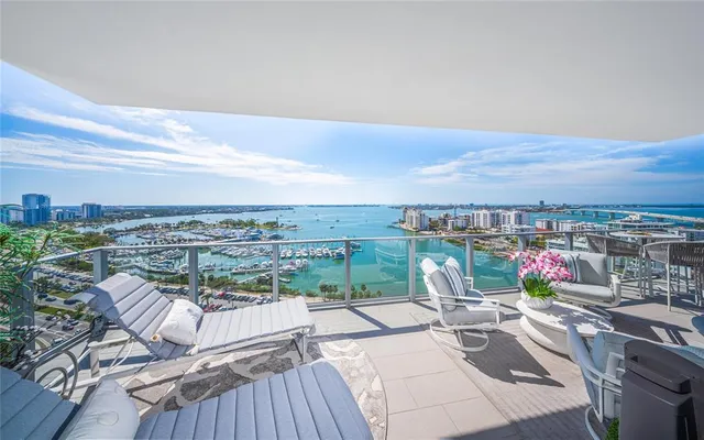 $12,000 | 1155 North Gulfstream Avenue, Unit 1607, Sarasota, FL 34236