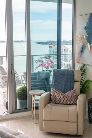 $12,000 | 1155 North Gulfstream Avenue, Unit 1607, Sarasota, FL 34236