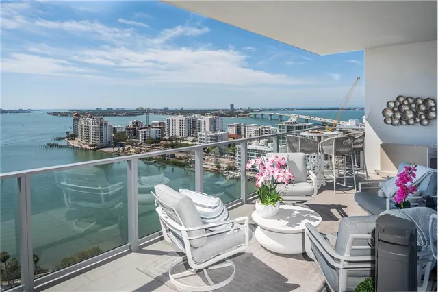 $12,000 | 1155 North Gulfstream Avenue, Unit 1607, Sarasota, FL 34236