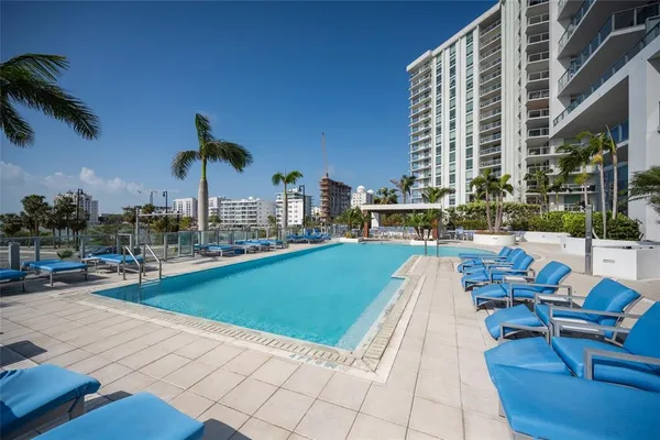 $12,000 | 1155 North Gulfstream Avenue, Unit 1607, Sarasota, FL 34236